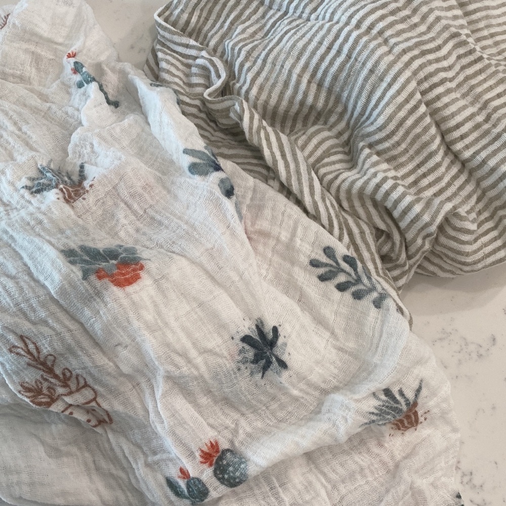 Little Unicorn muslin crib sheets